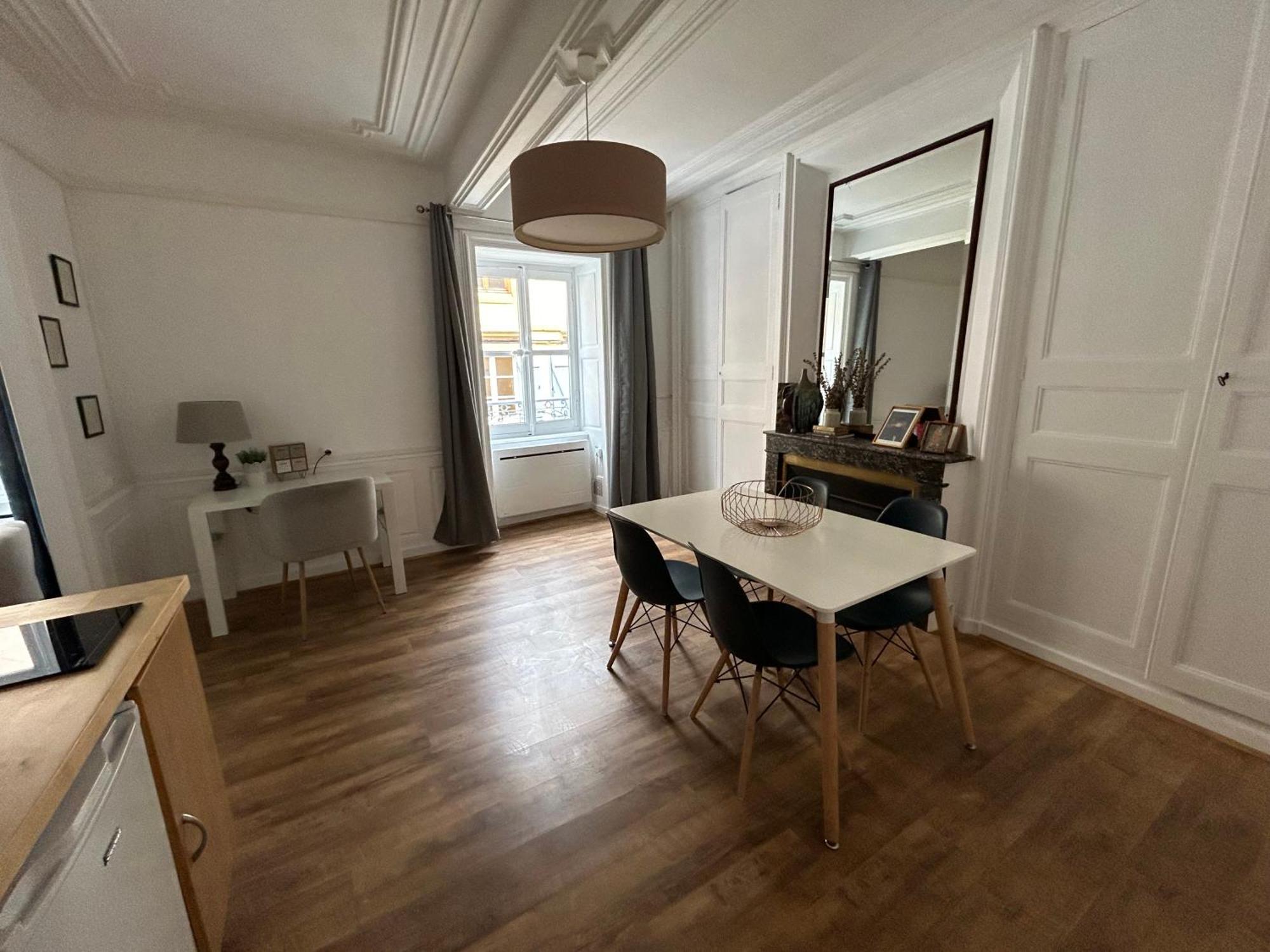 Appartement Cosy Charme Ancien Thizy-les-Bourgs Ngoại thất bức ảnh